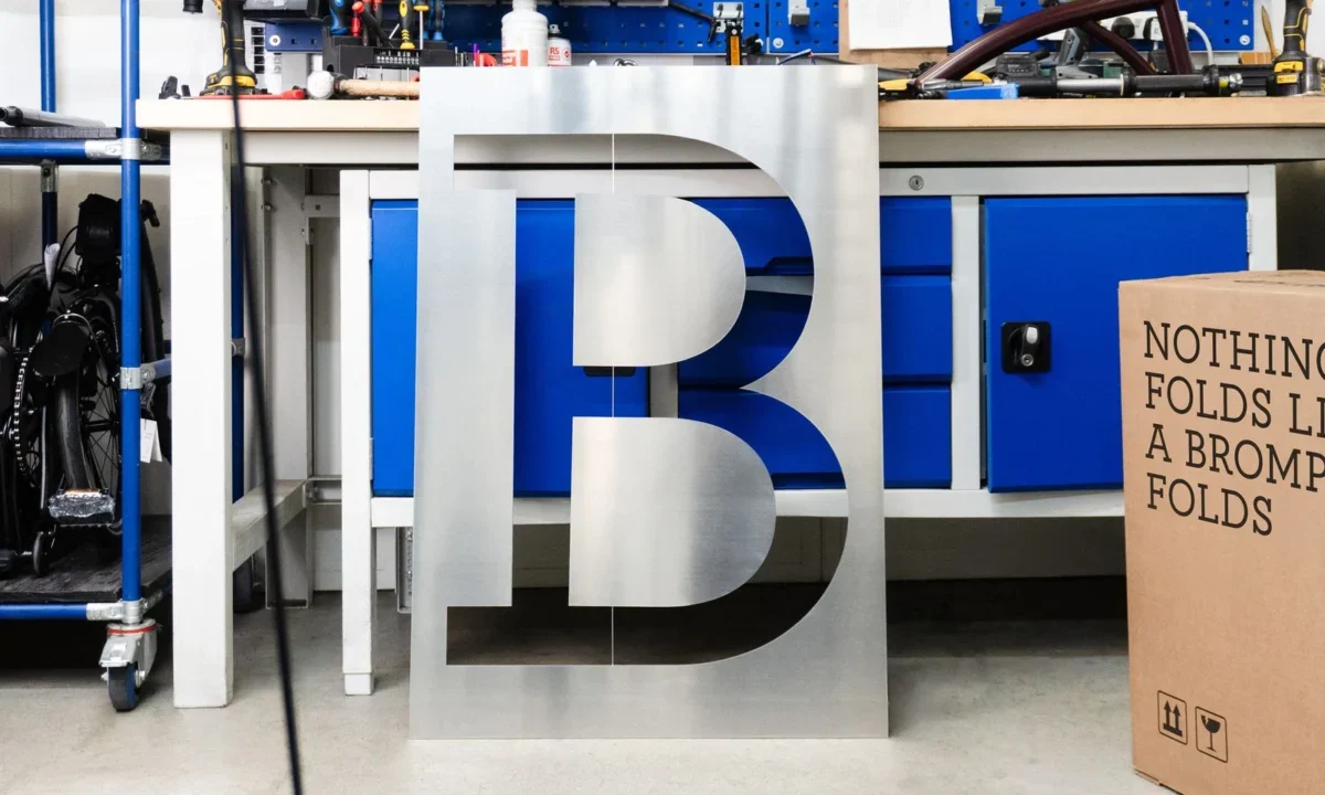 Studio Blackburn Unveils Global Branding System for Brompton, Marrying Industrial Heritage with Contemporary Appeal