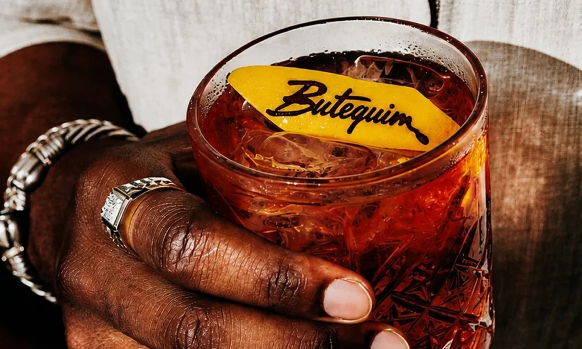 Estúdio Lippi Crafts Raw, Brutalist Identity for Butequim Cocktail Bar, Blending Rio’s Street Culture with Amsterdam’s Avant-Garde Scene