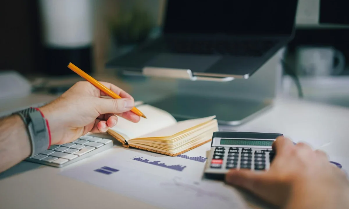 Strategic Financial Frameworks for Professionals Transitioning to Full-Time Freelance Careers