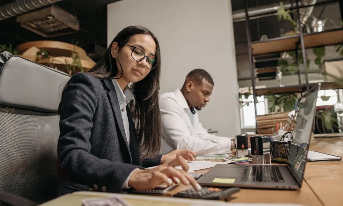 Why Accounting Literacy is the New Essential Skill for Global Freelancers and Independent Professionals